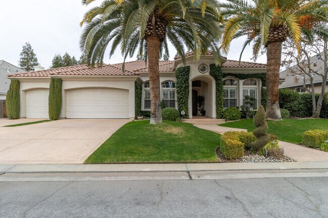 Primary Photo - Luxurious Furnished Spanish-Style Home wit...