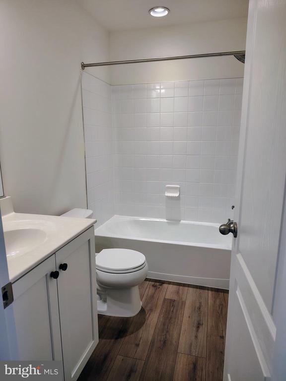 Building Photo - 136 Tuxford Rd