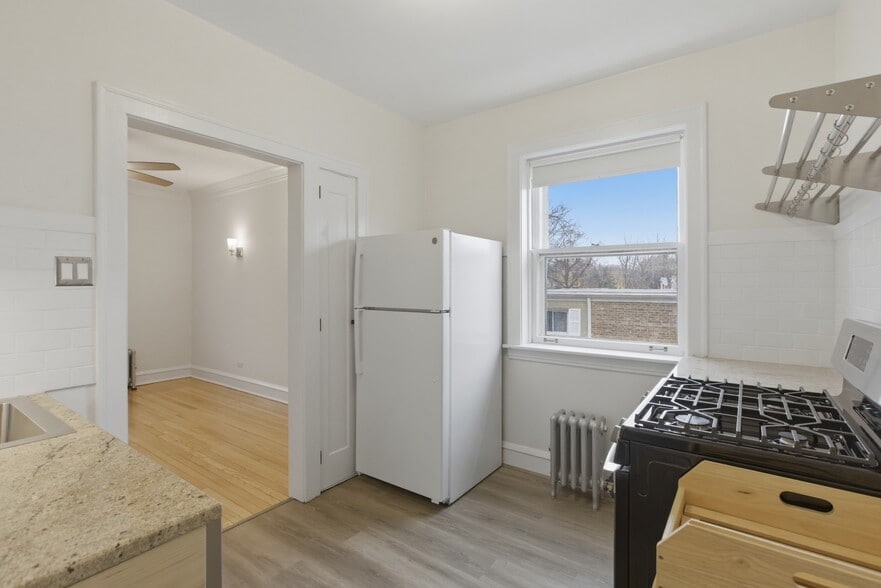 Building Photo - 814 Mulford St