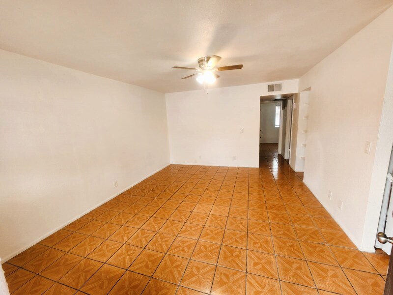 Building Photo - 305 N 93rd St