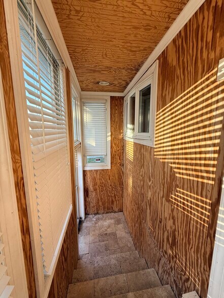 Building Photo - 3808 Ronnald Dr