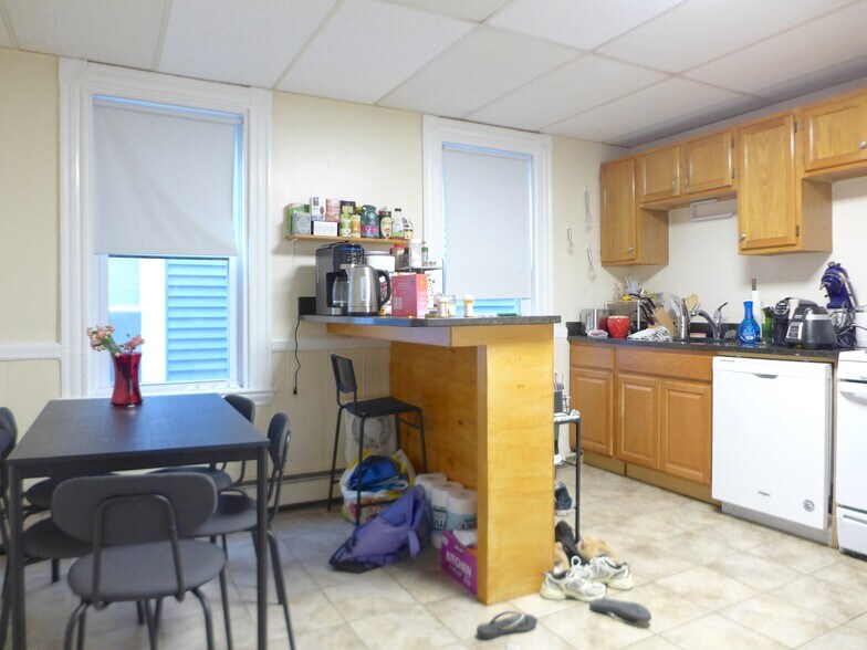 Building Photo - 1578 Tremont St