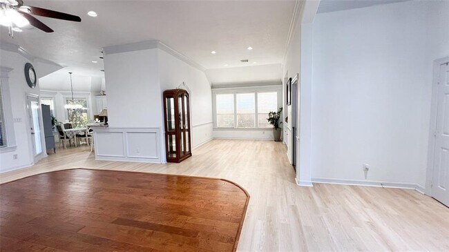 Building Photo - 2411 Kilgarney Keep St