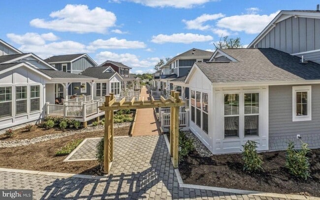 Building Photo - 1020 Railroad Ave