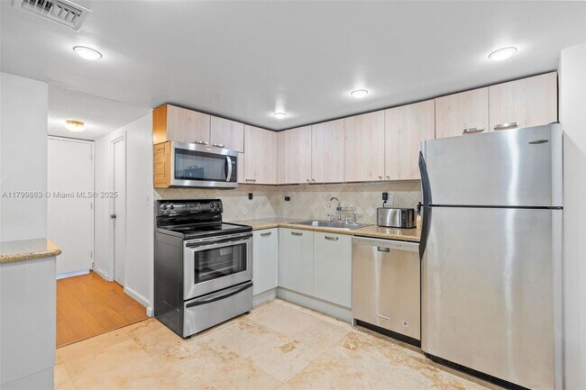 Building Photo - 251 174th St