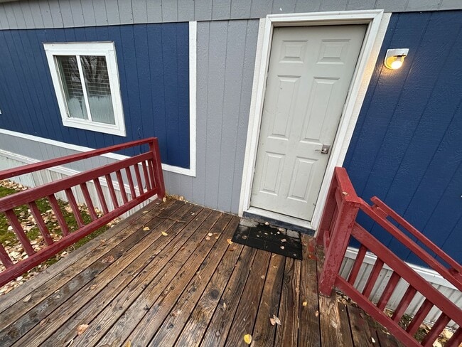 Building Photo - 123 Opal Dr