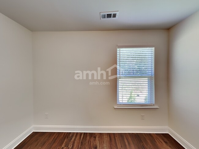 Building Photo - 5961 Hagar Vly Dr