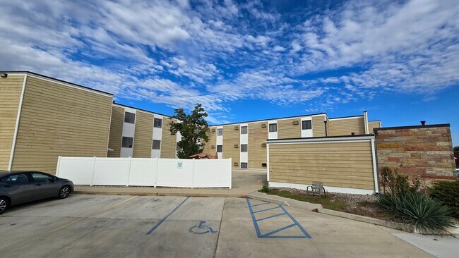 Interior Photo - Qube