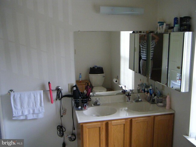 Building Photo - 467 Glenn Rose Cir