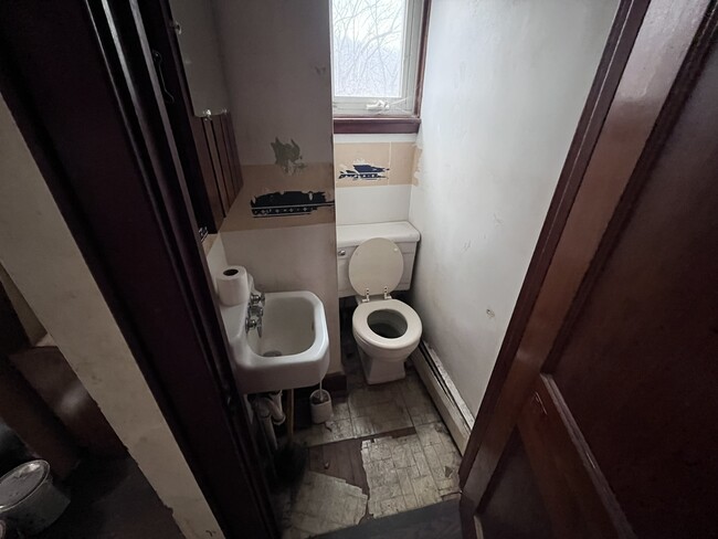 Building Photo - 1515 House