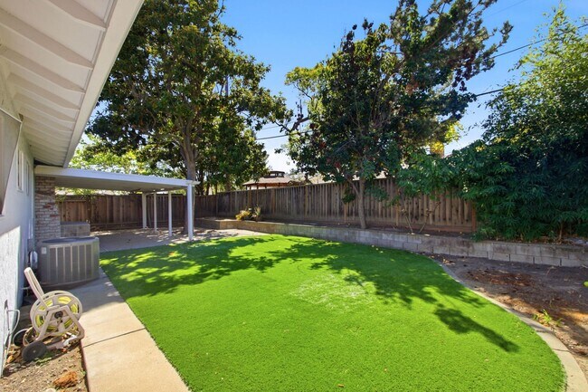Building Photo - 6814 Westmoor Way