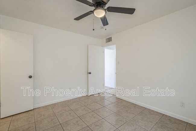 Building Photo - 787 W Flint St