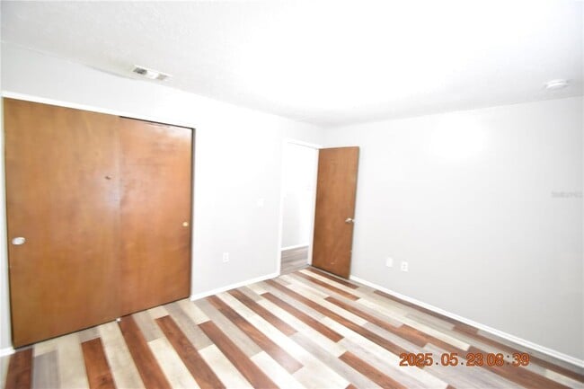 Building Photo - 10405 N Arden Ave