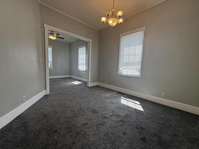 Building Photo - 2 Bed House w/ Ramp Access and Fenced in Back Yard + Walk In Shower