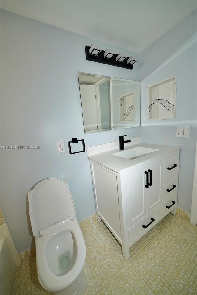 Building Photo - 2541 Aragon Blvd