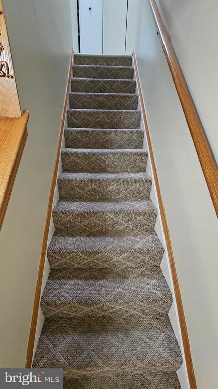 Building Photo - 9 Hamlet Dr