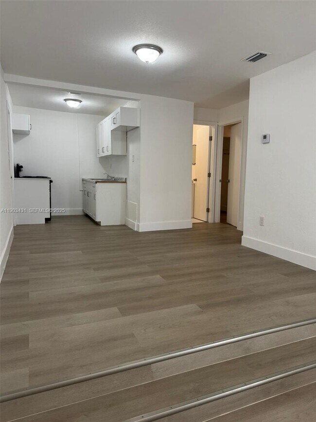 Building Photo - 5815 NW 18th Ave