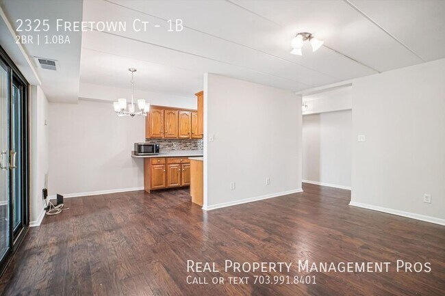 Building Photo - 2325 Freetown Ct