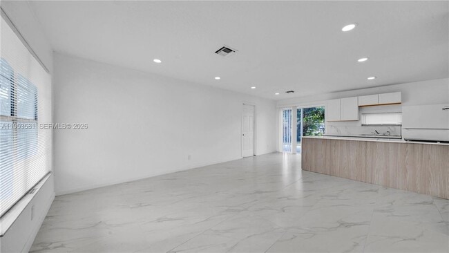 Building Photo - 4285 SW 48th Ct