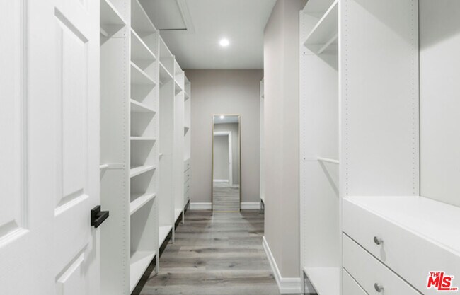 Building Photo - 164 N Willaman Dr