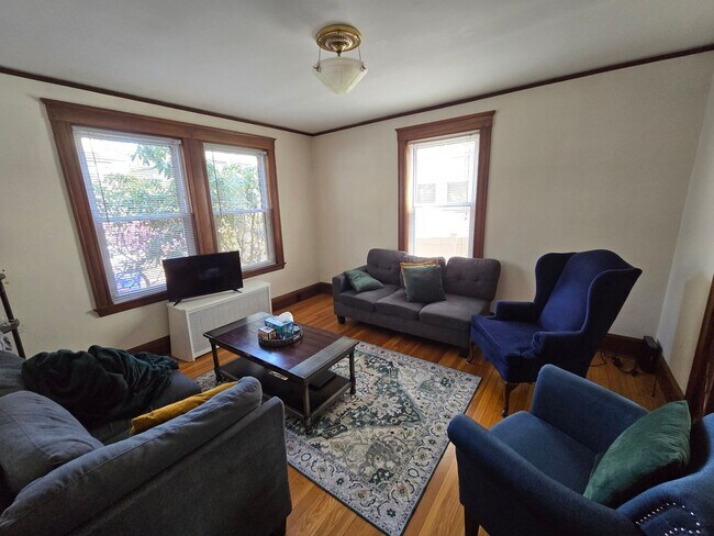 Building Photo - Comfortable 3-Bedroom Living with Outdoor Retreat in Brighton