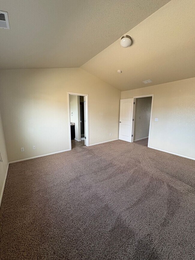 Building Photo - 3 Bedroom 2.5 Bath Townhome  with AC in Lorson Ranch