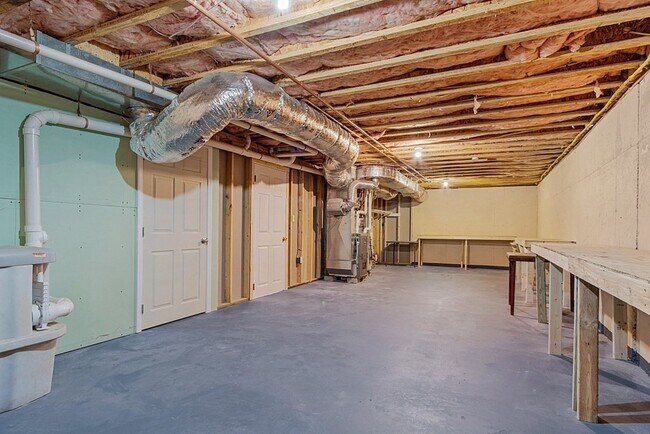 Building Photo - 15 Water Wheel Cir