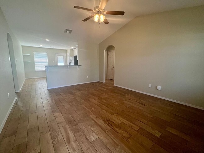 Building Photo - Beautiful 3 Bedroom Home in Southfield Heights Addition  **First Full Month's Rent FREE**