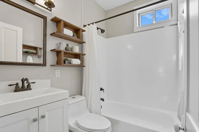 Building Photo - 407 Tusculum Ave
