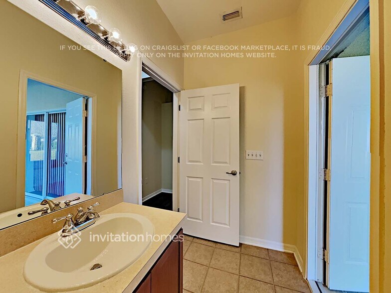 Building Photo - 4609 Mandolin Loop