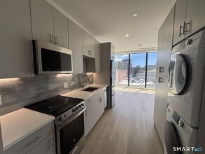 Building Photo - 460 Summer St