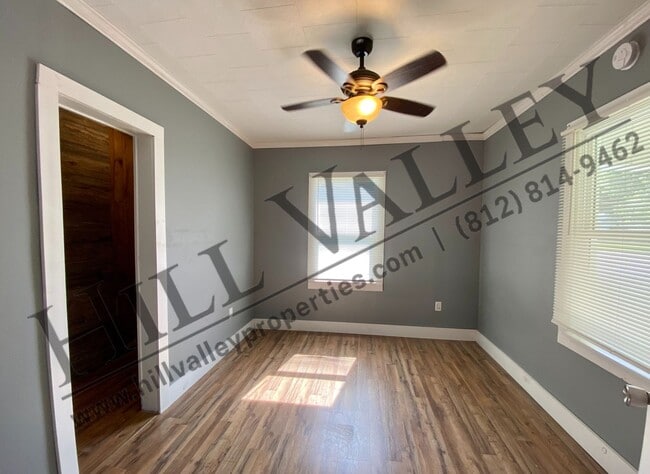 Building Photo - Two Bedroom Home in East Side Location