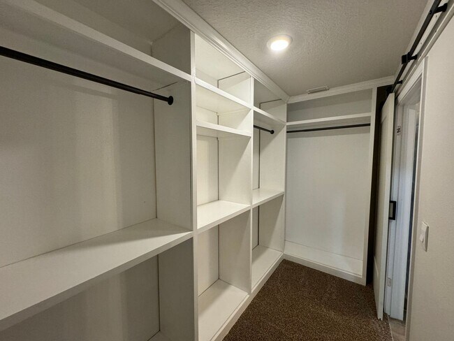 Building Photo - Pensacola/Beulah - Bridlewood - 5 bedroom,...