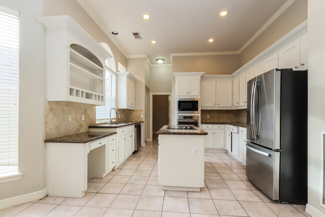 Building Photo - 5623 Evergreen Valley Dr