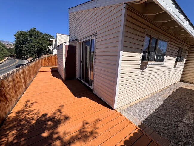 Building Photo - 3 Bedroom 2 bathroom Home for Rent -Lesley Reilly Property