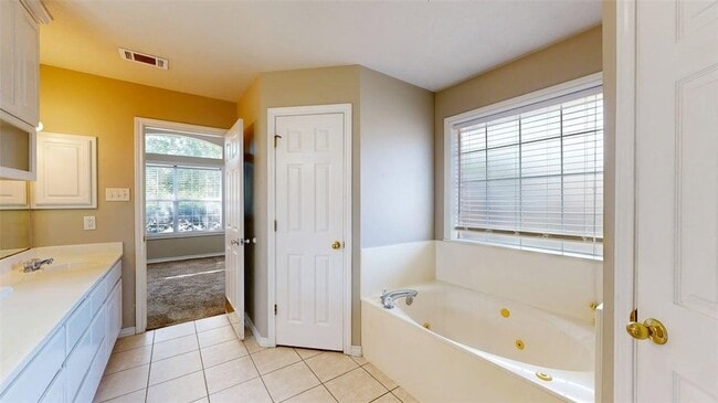 Building Photo - 235 Stuttgart Cir
