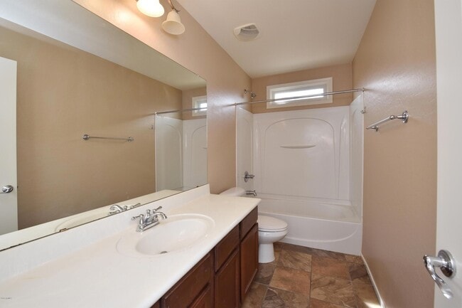 Building Photo - 4757 E Woodside Way