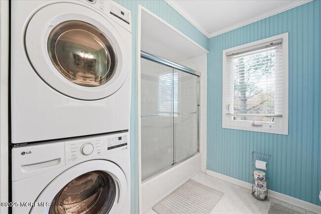 Building Photo - 1 Central Ave