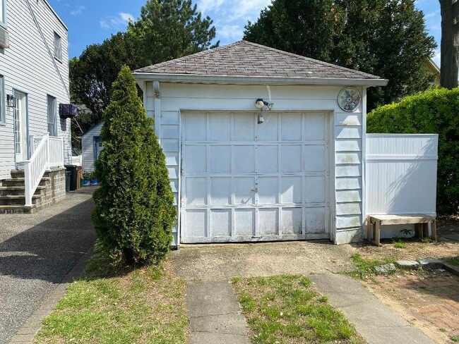 Building Photo - 2373 Elinore Ave