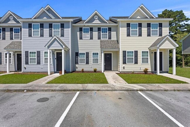 Primary Photo - Minutes to OAJ Airport! Beautiful Townhomes!