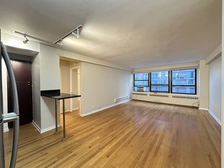 Building Photo - 4180 N Marine Dr