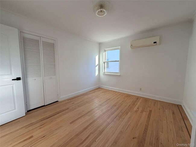 Building Photo - 76-12 175th St