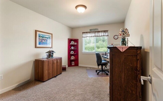 Building Photo - Beautiful 5 Bed/3Ba Single Family Home