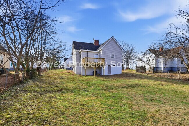 Building Photo - Charming Updated Home in Prime Winston-Salem Location