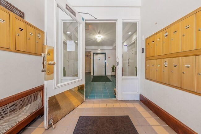 Building Photo - 40 St Botolph St