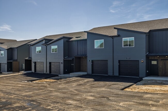 Building Photo - 3375 Crosswind Ct