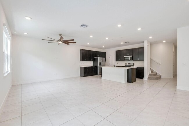 Building Photo - 210 Preserve Trl S