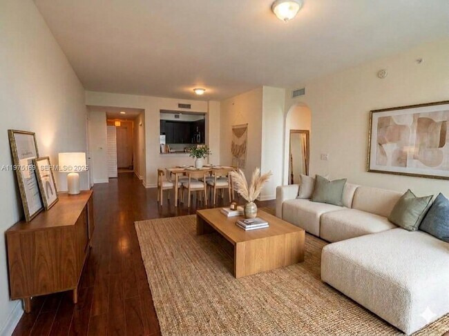 Building Photo - 3340 NE 190th St