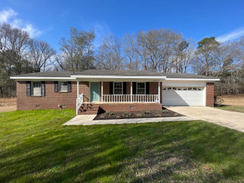 Building Photo - 2840 Shady Ln W