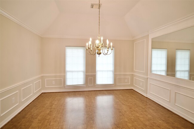 Building Photo - 1839 Lakewinds Dr